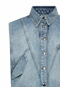 Denim vest in light blue with a structured design. Features a pointed collar, six metallic buttons, and a patch pocket on the left side.