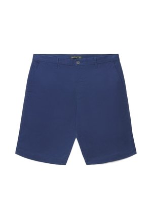 Pantaloncini da uomo blu navy fino al ginocchio con passanti per cintura, chiusura frontale con bottone e zip e tasche laterali, distesi su sfondo bianco.