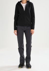 Even&Odd active Softshell-takki - black