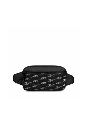 Czarna nerka z siateczkową przednią kieszenią zdobioną powtarzającym się białym wzorem logo oraz regulowanymi bocznymi paskami z zamkiem błyskawicznym.