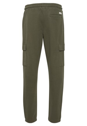 Pantaloni cargo verde oliva realizzati in morbido misto cotone, con vita elasticizzata, tasche laterali e una tasca posteriore con chiusura a patta.