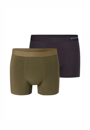Due paia di boxer da uomo, uno verde oliva davanti e uno nero dietro, entrambi con il nome del marchio in vita.