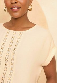 Love & Roses ROLL SLEEVE - REGULAR FIT - Blúz - camel