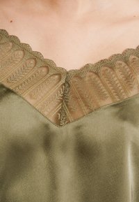 Noisy May Blouse - olive