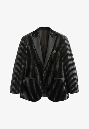 Czarna aksamitna marynarka smokingowa z pionowymi srebrnymi pasekami, satynowymi klapami, dwiema przednimi kieszeniami i zapięciem na jeden guzik. Wnętrze jest bez podszewki.