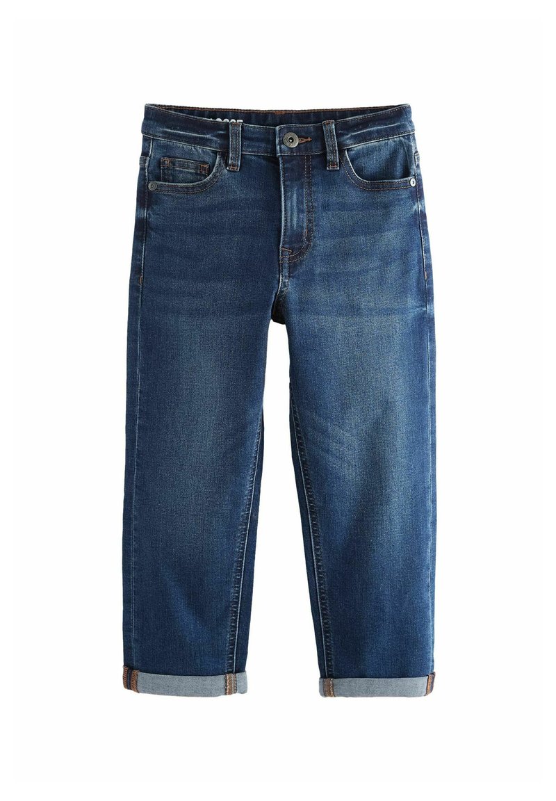 Jeans de mezclilla azul oscuro con un corte clásico, con puños doblados, diseño de cinco bolsillos y costuras en contraste.