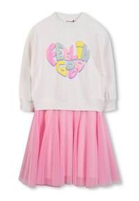 Robe sweat-shirt avec un haut blanc orné d'un graphique coloré "FEELIN GOOD" et une jupe en tulle rose superposée. Tissu doux, coupe décontractée.