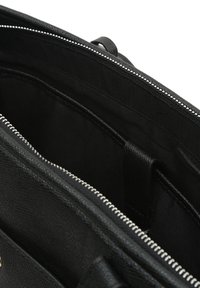 Thumbnail Image 4
