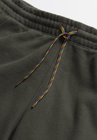 Levi's® PRIDE GRAPHIC UNISEX - Trainingsbroek - pirate black