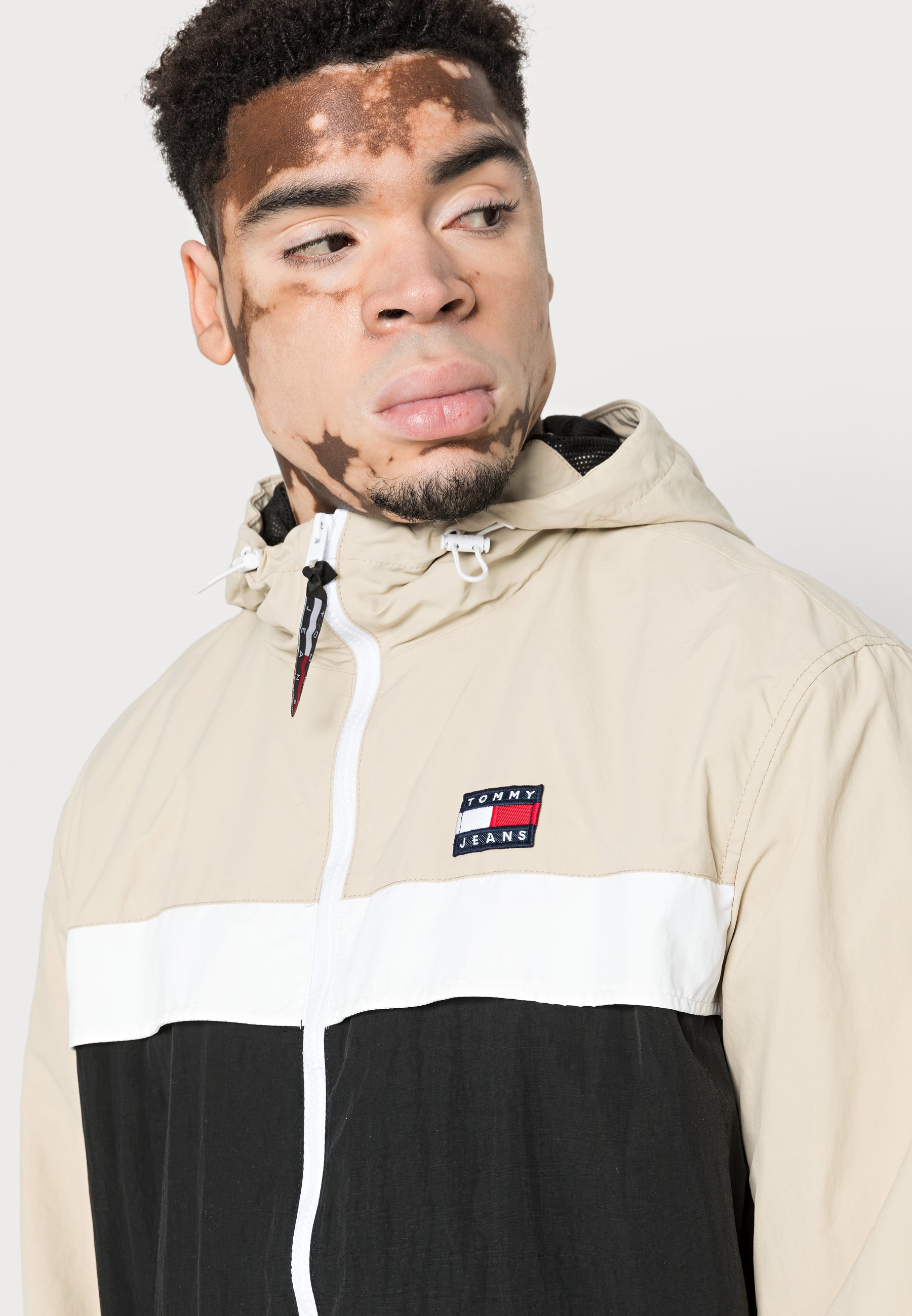 Tommy Jeans CHICAGO - Summer jacket 