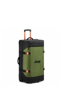 Bolsa de deporte negra y verde con acentos naranjas, que cuenta con un mango retráctil, ruedas, un logo de Jeep y múltiples correas de sujeción.