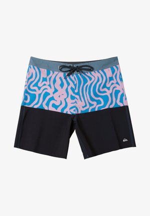 Kraťasy na plavání s růžovým a modrým vlnitým vzorem nahoře, pevným černým spodním dílem, šedým pasem, stahovací šňůrkou a logem v pravém dolním rohu.