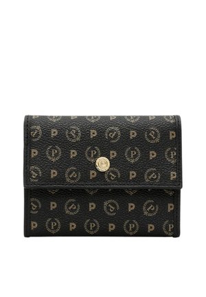 Cartera negra estampada con motivos P dorados repetidos y un cierre redondo dorado, sobre un fondo blanco.