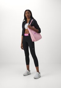 Nike Performance CROP - Legingi - black/playful pink/(white)