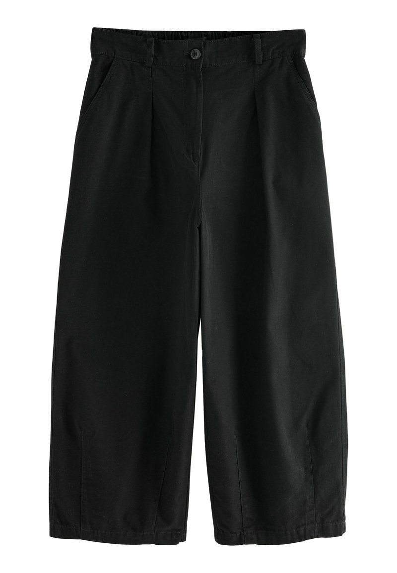 Pantaloni neri a gamba larga in cotone, con pieghe, chiusura con bottone e tasche laterali. Texture liscia con bordi orlati.