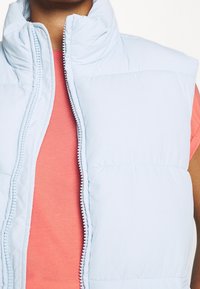 Vero Moda Jednoduché tričko - mottled light brown