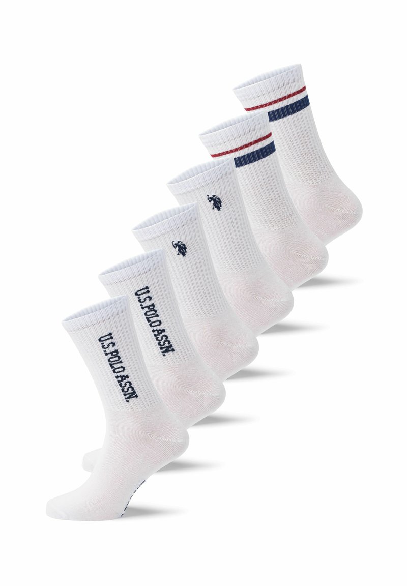 Hvide sokker med ribbet struktur, der har marineblå og røde striber øverst samt "U.S. Polo Assn." logo i marineblå. Sæt af fem sokker.