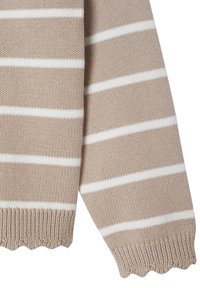 Beiger Strickpullover mit weißen Streifen. Verfügt über einen gewellten Saum und ein strukturiertes Material. Bietet eine lockere Passform.
