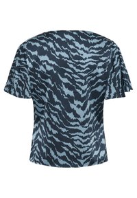 Krátký top s vlnitým vzorem v tmavě modré a světle modré barvě, vyrobený z hladké látky. Má volnější střih a kulatý výstřih.