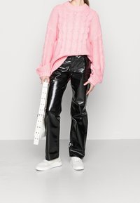 Monki Strickpullover - pink