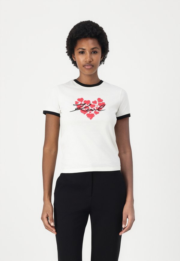 HEARTS FITTED - Print T-shirt - cannoli cream