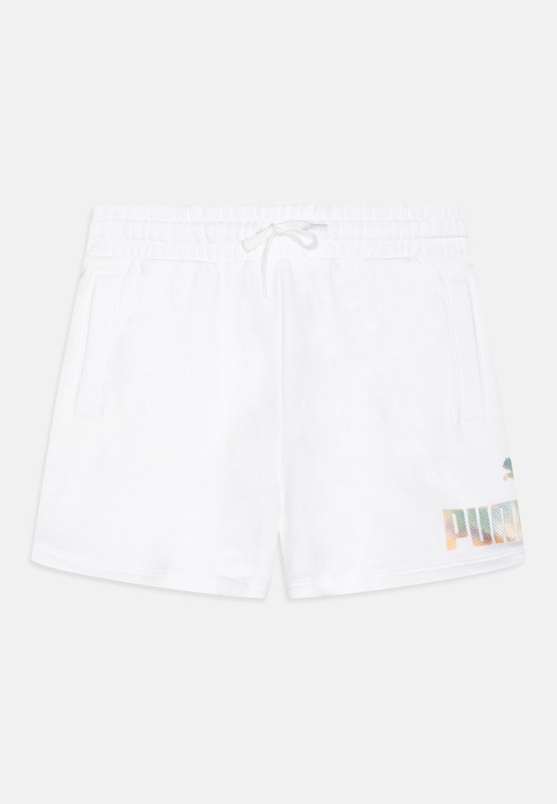 Pantalones cortos blancos con cinturilla elástica y cordón de ajuste, con bolsillos laterales. La pierna izquierda presenta un diseño de logotipo "PUMA" multicolor.