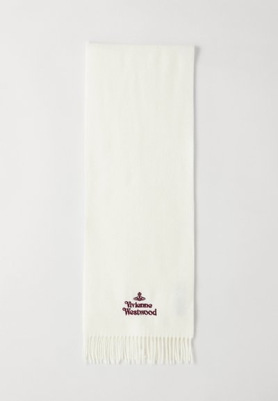 Valkoinen huivi, jossa on haren päät ja pieni brodeerattu Vivienne Westwood -logo lähellä alaosaa yksinkertaisella taustalla.