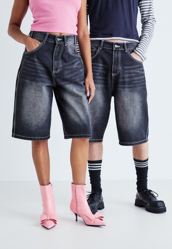 WASHED JUMBO JORTS UNISEX - Denim shorts