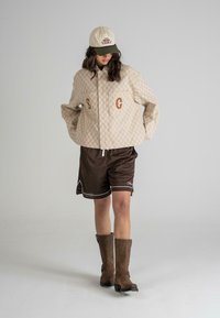 Thumbnail Image 12