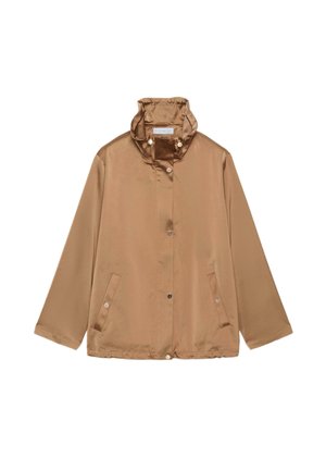 Giacca di raso marrone chiaro con colletto alto, maniche lunghe, bottoni automatici sul davanti e due tasche laterali con patta e bottone.