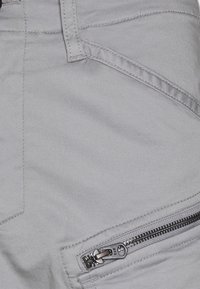 Thumbnail Image 8