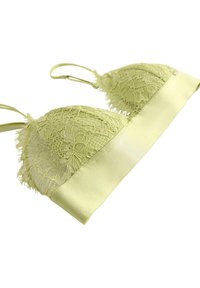 Bralette in pizzo di un delicato verde chiaro, caratterizzato da intricate fantasie floreali, spalline regolabili e un morbido nastro di satin alla base.