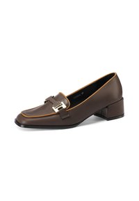 Mocassino in pelle marrone con punta quadrata, accessori in tono oro e bordi contrastanti in tono beige. Tacco quadrato e superficie liscia. Taglia 37.