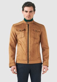 Pierre Cardin Jacka i konstläder - beige