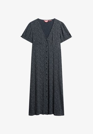 Granatowa sukienka typu wrap z krótkimi rękawami, subtelnym białym wzorem kwiatowym, dekoltem w kształcie litery V, detalem z guzikami na przodzie i zwiewną spódnicą. Gładka faktura materiału.