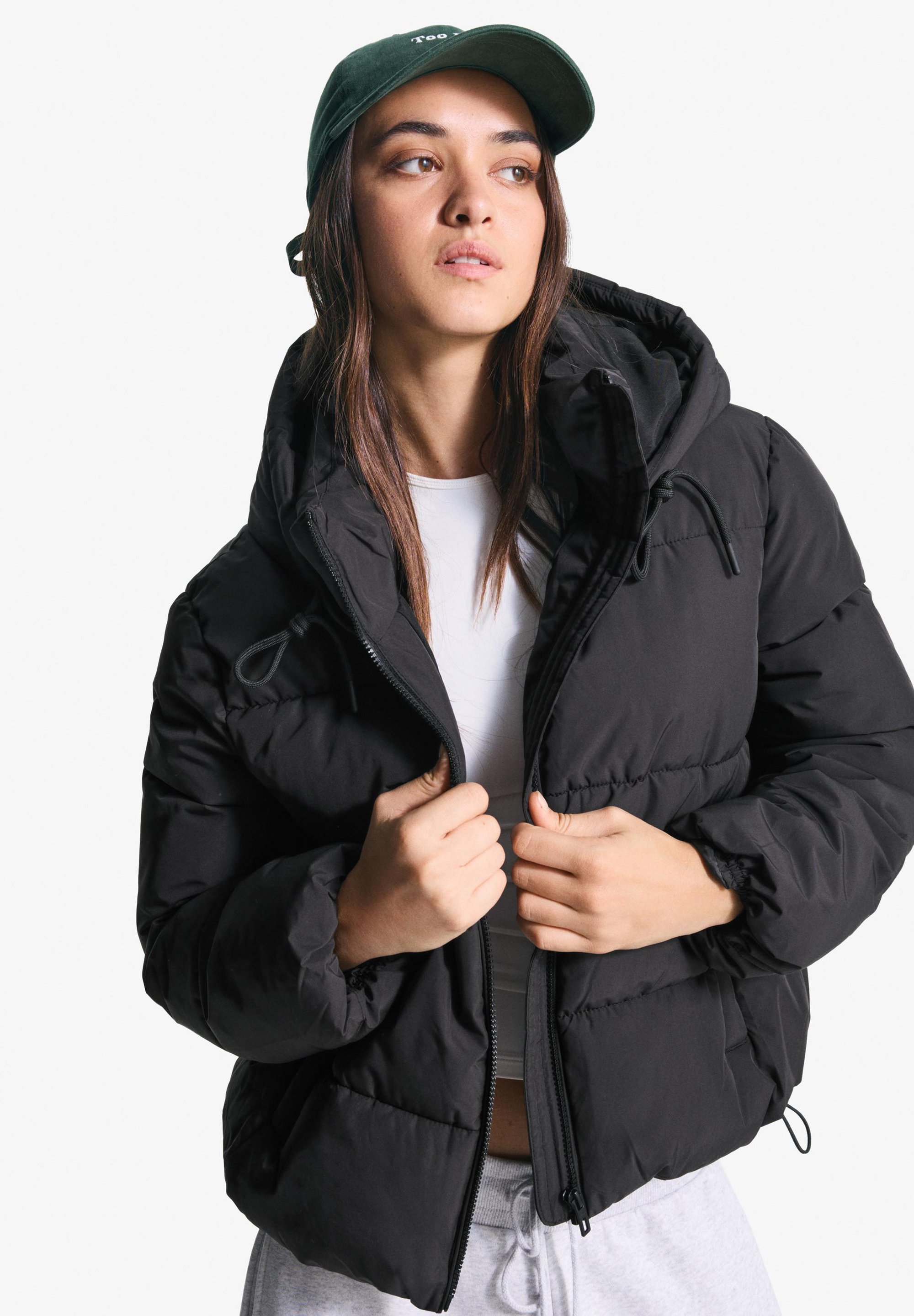 Bershka WITH HOOD PUFFER Winterjacke black/schwarz Zalando
