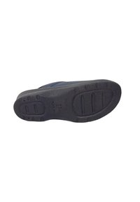 Suola di scarpa in gomma nera con motivo grip testurizzato, forma curva e taglia 37 etichettata. Presenta una superficie liscia e una leggera indentazione per il comfort.