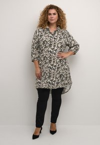 Kaffe Curve CALA  - Overhemdblouse - sand black green graphic