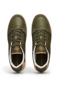 Tommy Hilfiger BASKET CORE LTH MIX ESS oliwkowy