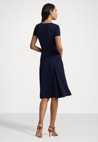 Lauren Ralph Lauren Petite BELTED GEORGETTE DRESS - Dienas kleita - lighthouse navy