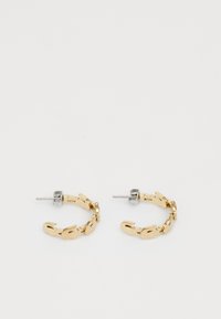 Guld- och silverfärgade hoopörhängen med en länkad design, polerad yta och spänne med post.