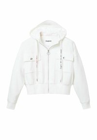 Felpa corta bianca con maniche lunghe, chiusura frontale con zip, due tasche sul petto e cordini. Presenta dettagli testuali in rosso e nero.