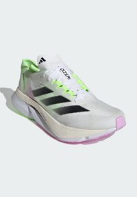 adidas Performance ADIZERO BOSTON 12 - Løbesko til landevejen - cloud white   core black   green spark