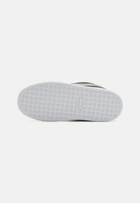 Puma MERRY X MAS - Tennised - shadow gray/black