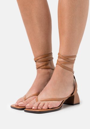 LACE UP TOE STRAP - Infradito - tan