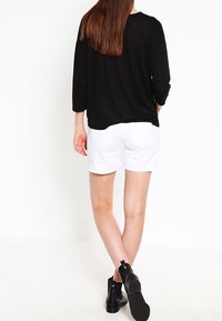 QS Short en jean - white