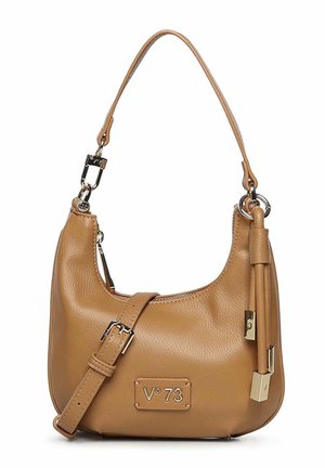 Borsa a mano in pelle marrone chiaro con tracolla corta, tracolla regolabile con fibbia sulla parte anteriore e nappina con dettagli in metallo color oro.