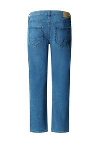 Blauwe denim jeans van achteren getoond met twee opgenaaide zakken, riemlussen en een bruin leren merklabel op de tailleband.