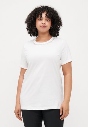 White short-sleeve t-shirt made of cotton, featuring a round neckline adorned with a delicate chain-like design along the collar.