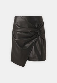 Selezionato, jet black